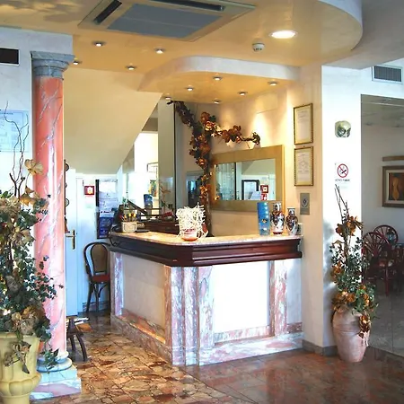 Marinella 3*